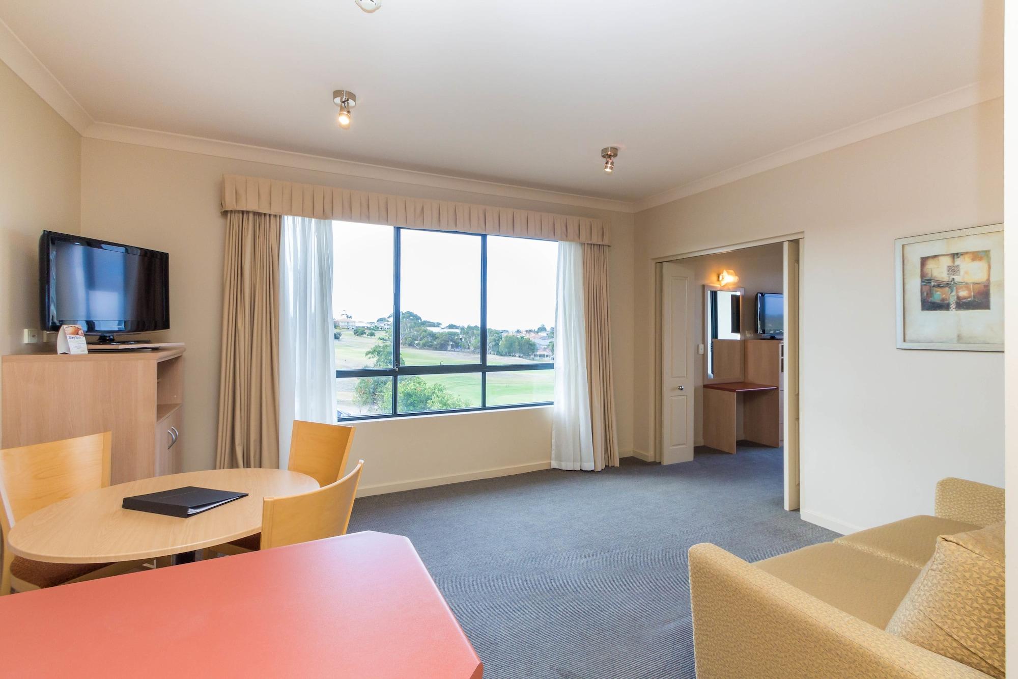 แม็กแคร็กเคน คันทรี คลับ Hotel วิคเตอร์ฮาร์เบอร์ ภายนอก รูปภาพ