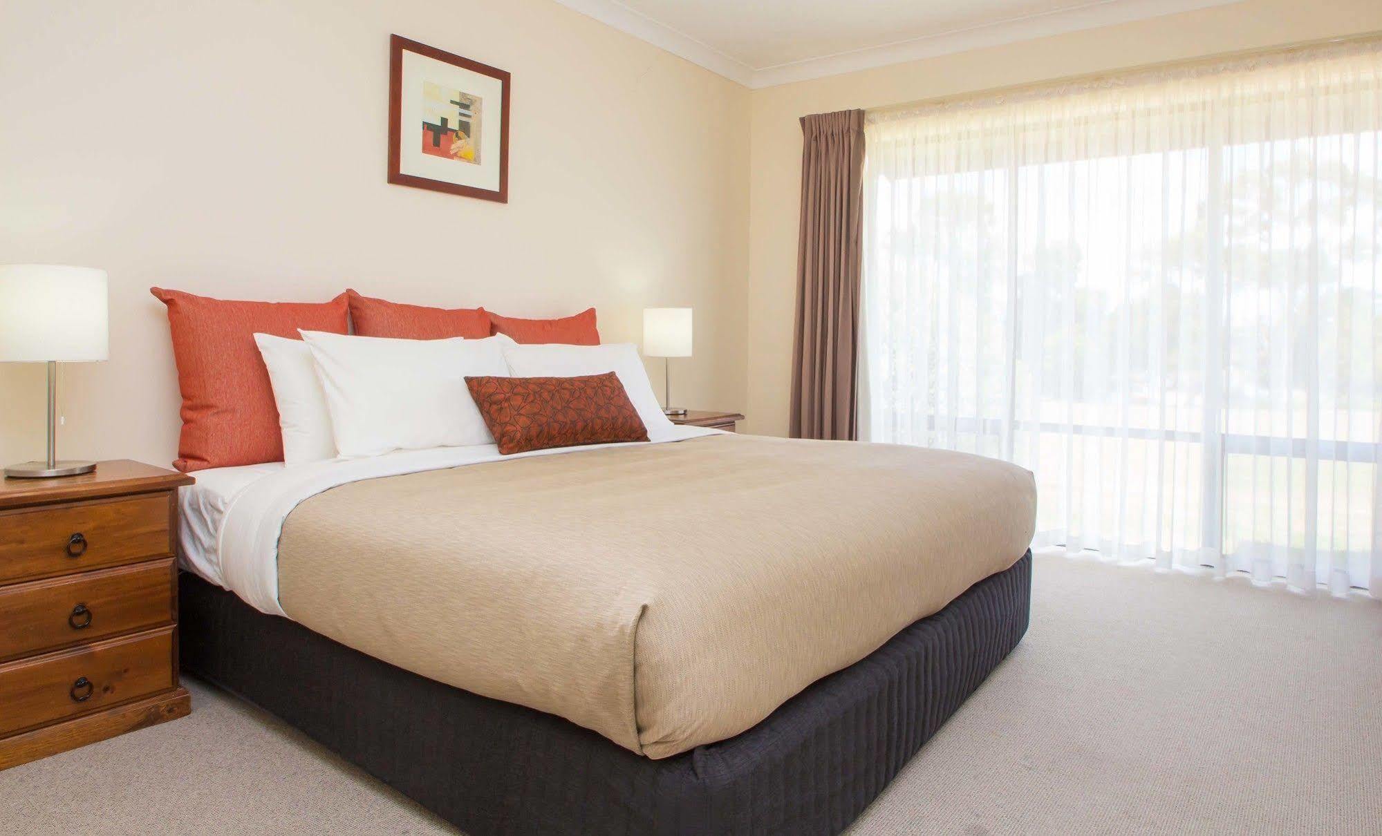 แม็กแคร็กเคน คันทรี คลับ Hotel วิคเตอร์ฮาร์เบอร์ ภายนอก รูปภาพ