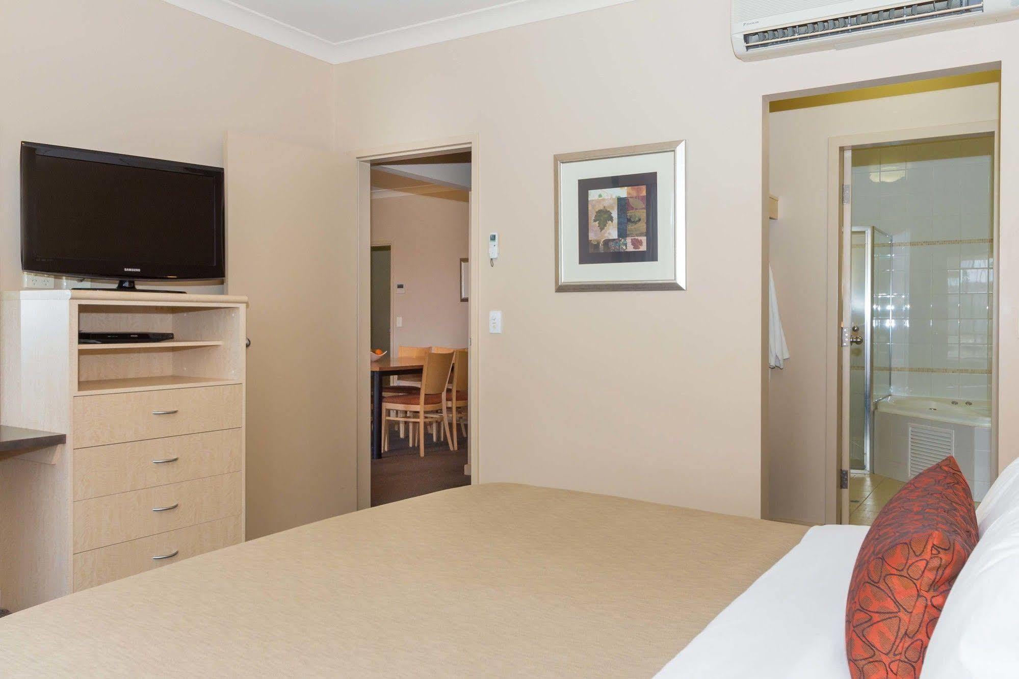 แม็กแคร็กเคน คันทรี คลับ Hotel วิคเตอร์ฮาร์เบอร์ ภายนอก รูปภาพ